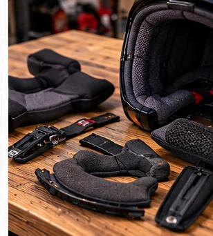 Replacement Cheek Pads for Motorcycle Helmets: When Thicker or Thinner Pads Make Sense editorial motorcycle helmet gear image